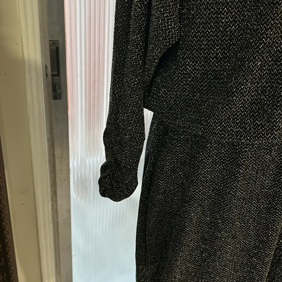 Used - Picture 2 of 3